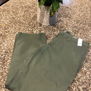 Gap khakis 10P. Brand new.